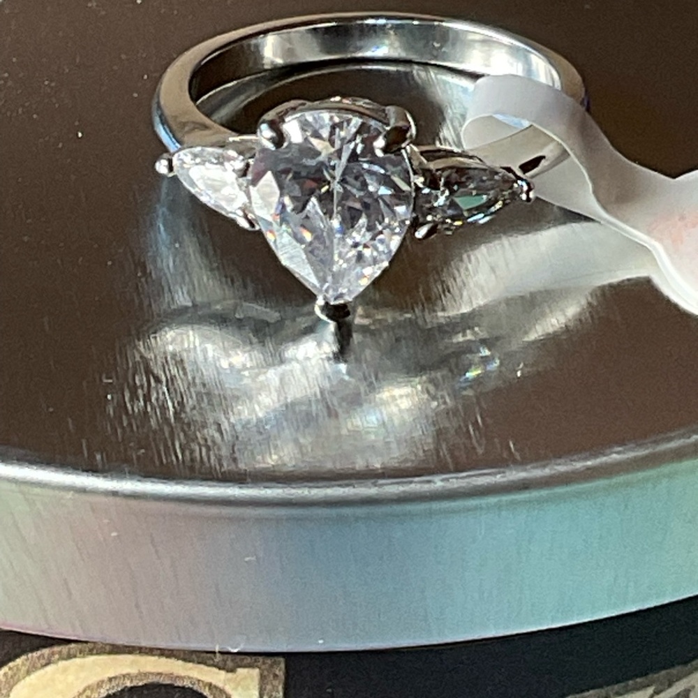 ππ―οΈπ DIAMOND CANDLE RING π―οΈππ―οΈ NWT ππ―οΈπ - Picture 5 of 16